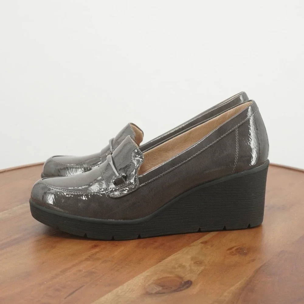 SOUL Naturalizer Womens Achieve Loafers Wedge Heel Gray Faux Patent Leather 9M